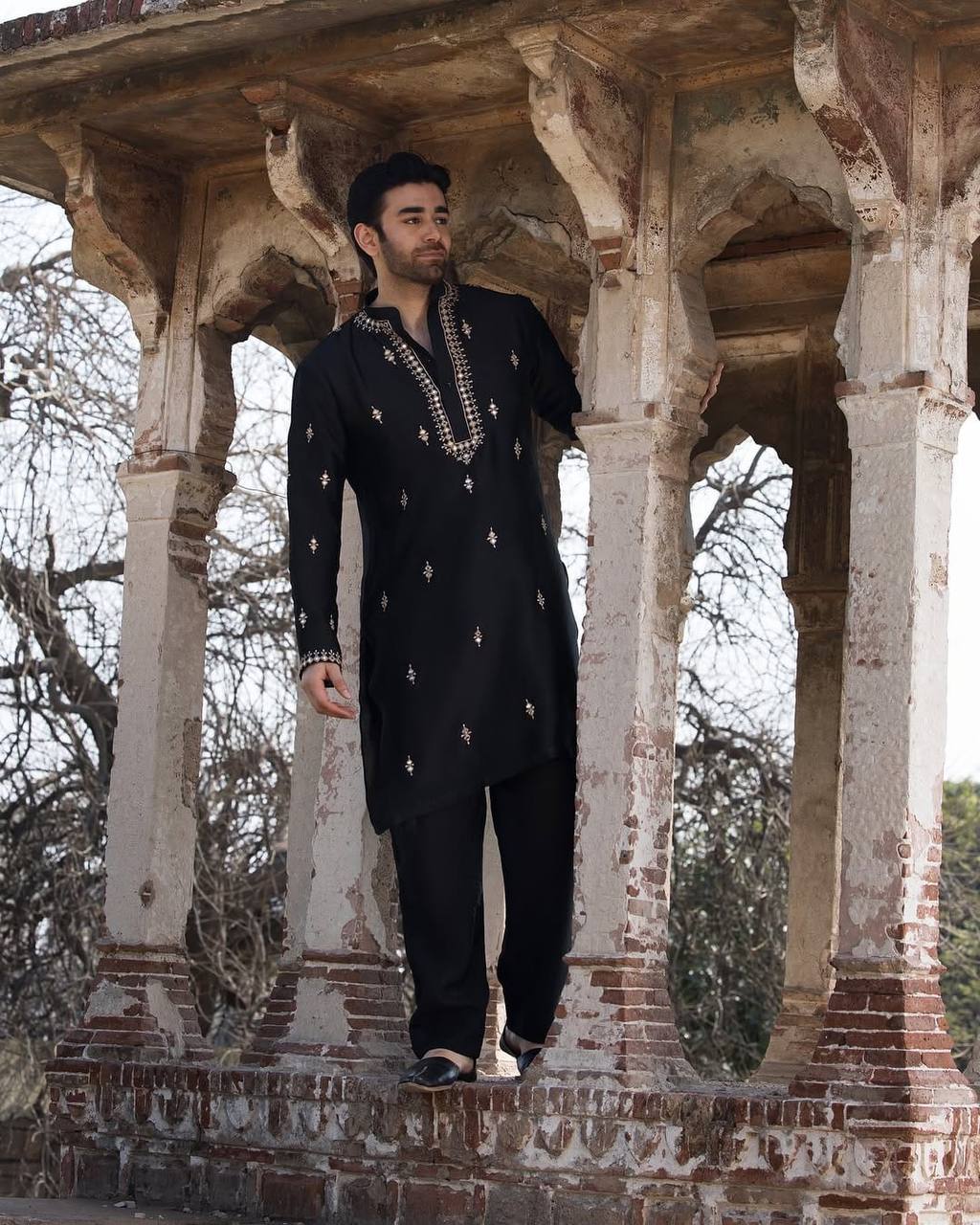 STYLISH BLACK MIRROR WORK EMBROIDERED KURTA WITH PAJAMA
