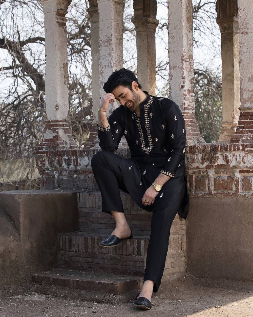 STYLISH BLACK MIRROR WORK EMBROIDERED KURTA WITH PAJAMA