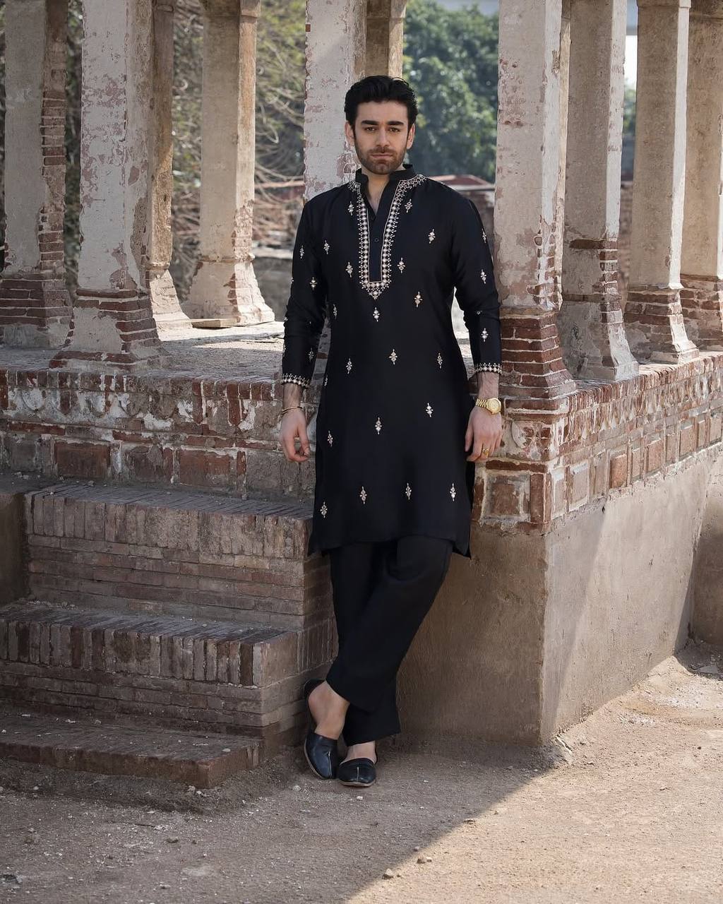 STYLISH BLACK MIRROR WORK EMBROIDERED KURTA WITH PAJAMA