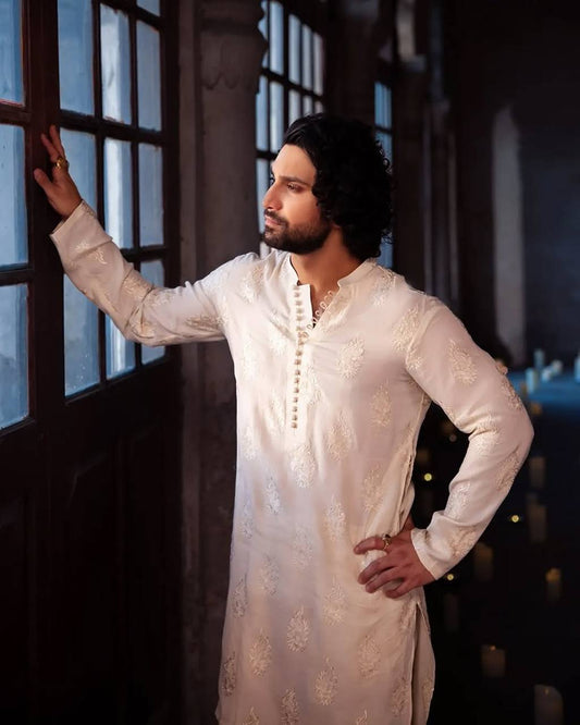 WHITE EMBROIDERED KURTA PAJAMA SET FOR MEN'S