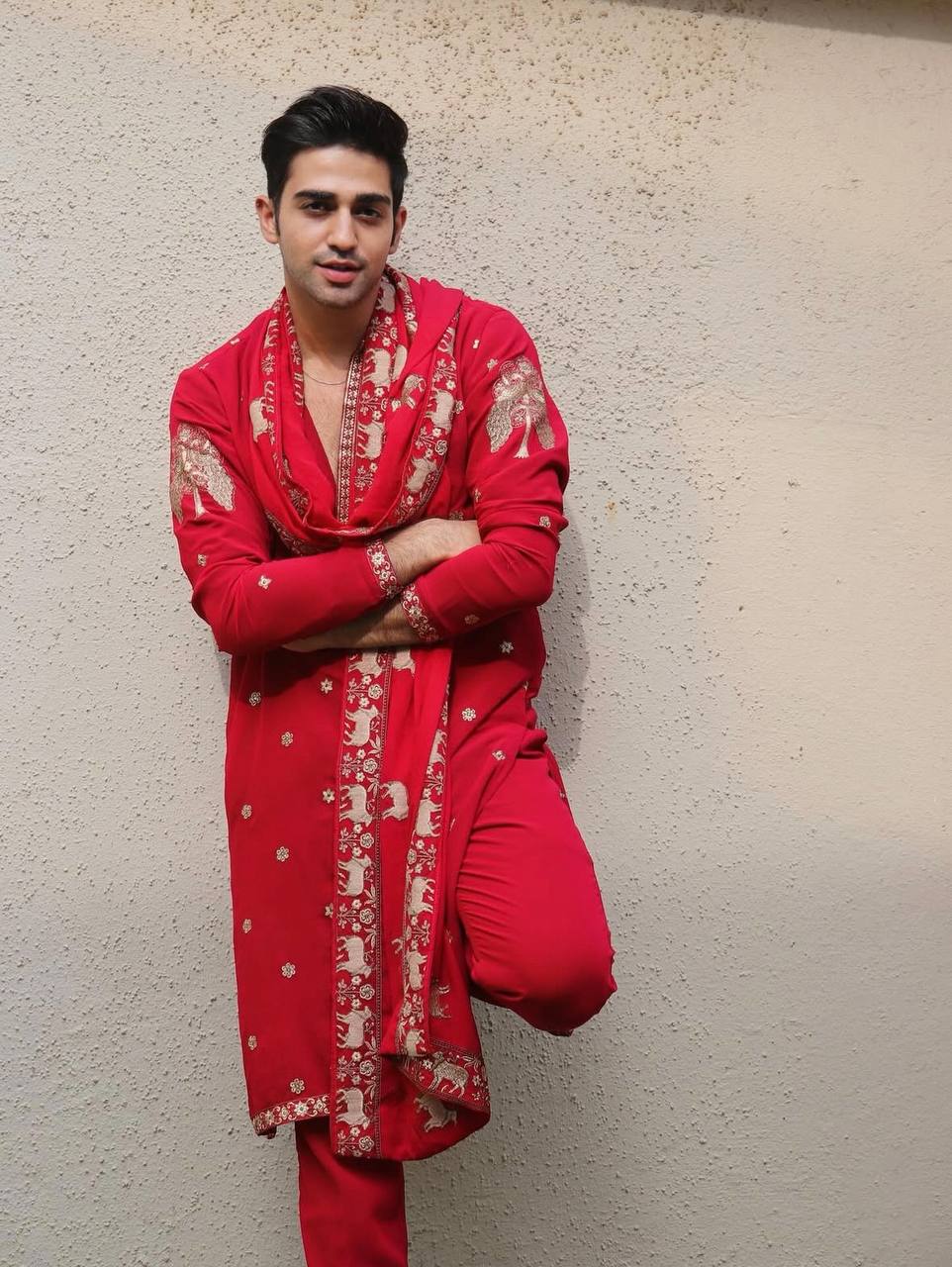 RED HEAVY JARI EMBROIDERED WORK KURTA PAJAMA AND DUPATTA SET FOR MEN'S